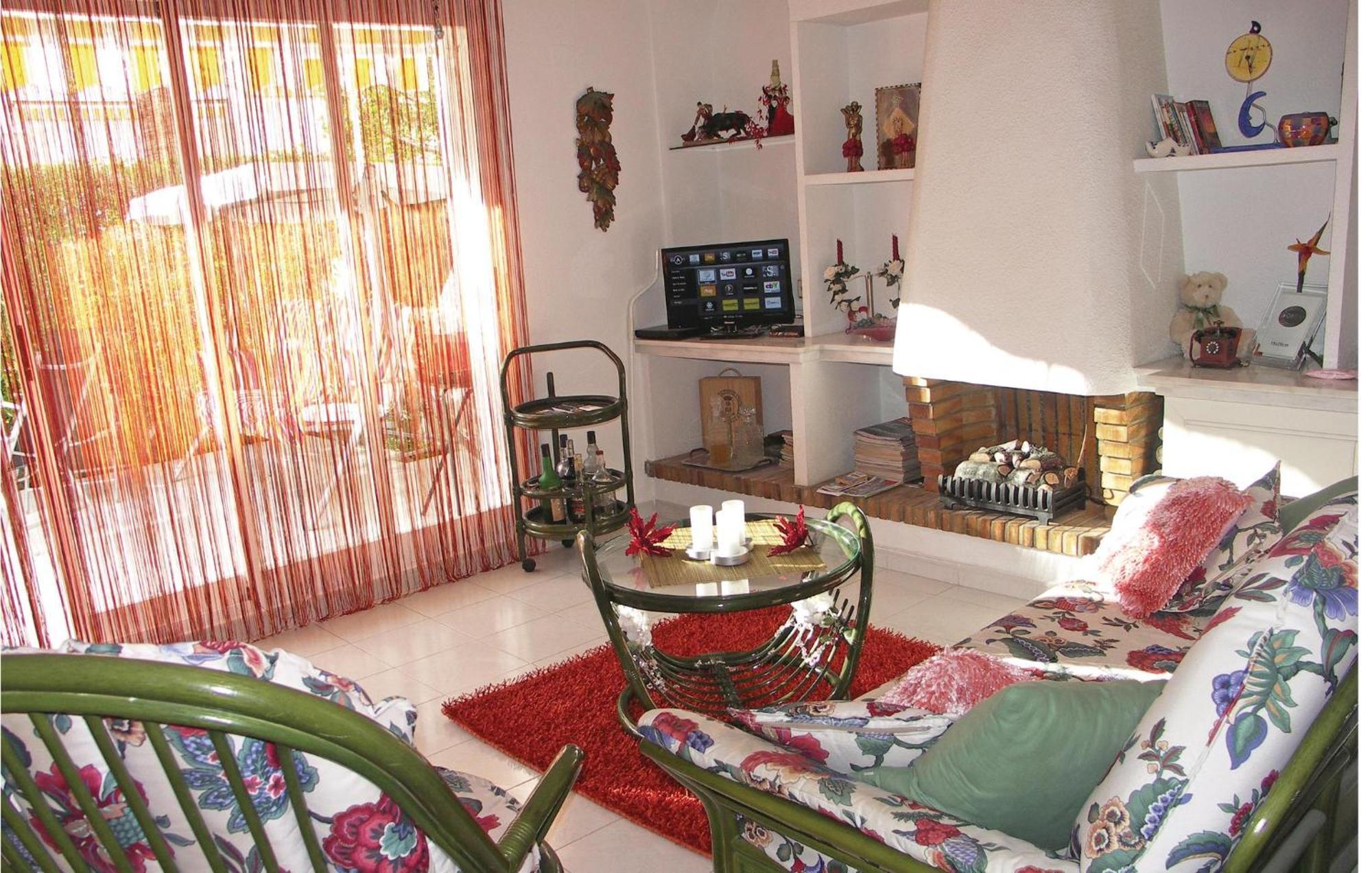 2 Bedroom Nice Apartment In Гвардамар-дель-Сегура Экстерьер фото